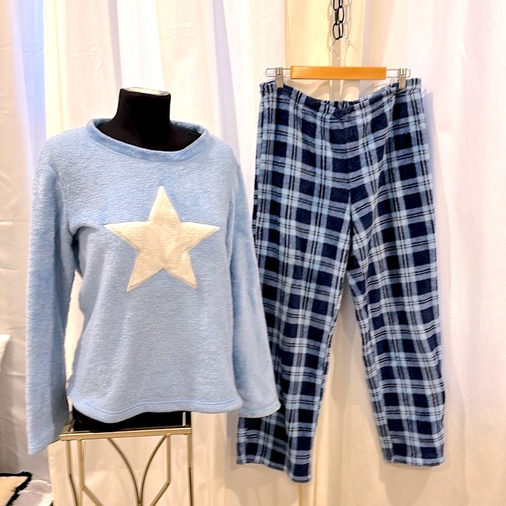 Fuzzy Pajama Set Blue Plaid w Star Women’s Large 12-14